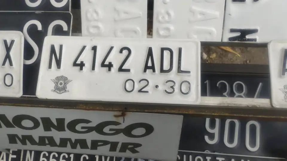 Jasa Plat nomor sepasang (depan belakang) 180.000 - Stiker Decal Mobil, Profesional, Bergaransi